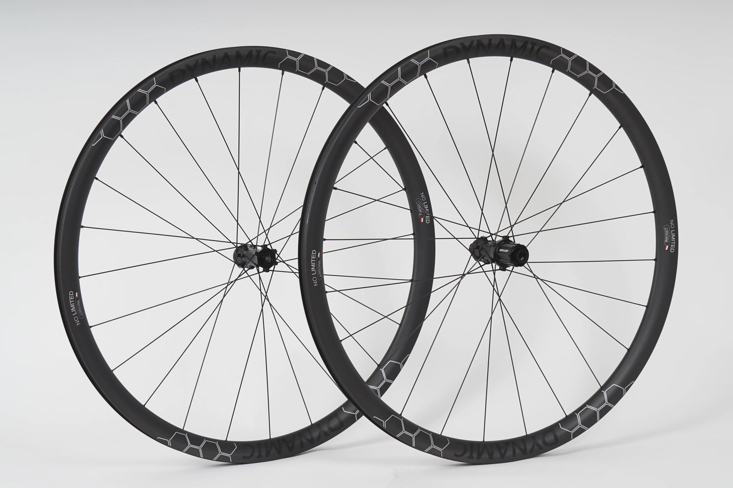 No Limited Dynamic 32 disc road wheels