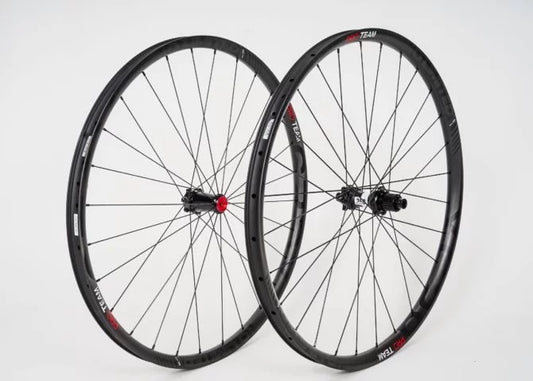 No Limited MTB 29er + Dt Swiss 350 under Cannondale Lefty